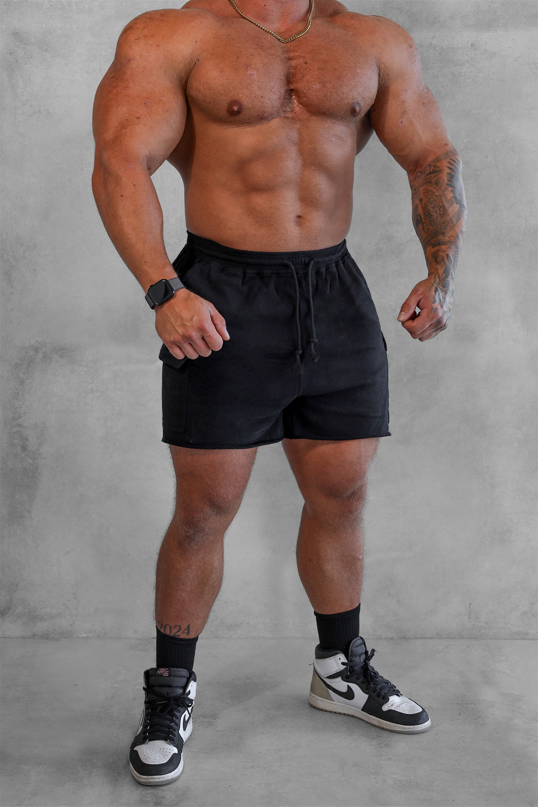 Comfort-Fit Cargo Sweat Shorts - Black
